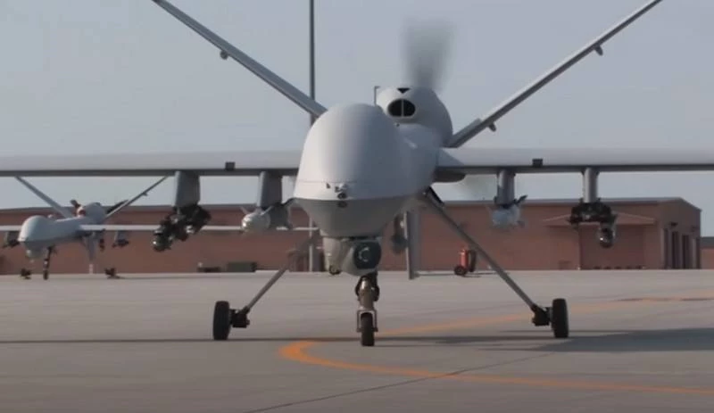 Máy bay không người lái tấn công MQ-9A Reaper đã có khả năng mang theo 8 tên lửa AGM-114 Hellfire. Ảnh: Business Insider.