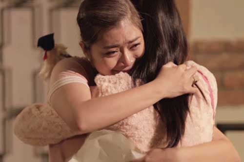 Nhìn cô bạn thân giàn giụa nước mắt đau khổ vì bị chồng phản bội mà tôi chỉ muốn hét lên: "Tất cả đều do cậu tự làm tự chịu thôi!"