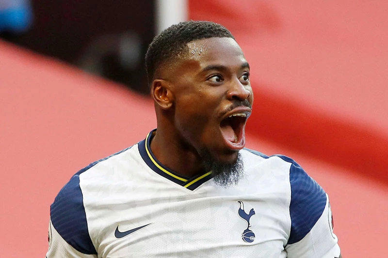 Hậu vệ phải: Serge Aurier (Tottenham).