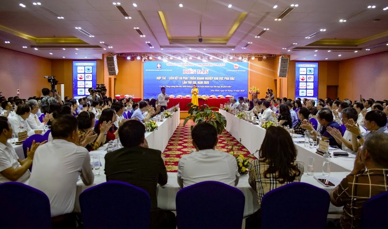 Diễn đàn Hợp tác - Liên kết và Phát triển doanh nghiệp khu vực phía Bắc lần thứ XIII năm 2020 tại tỉnh Hòa Bình ngày 4/10/2020.