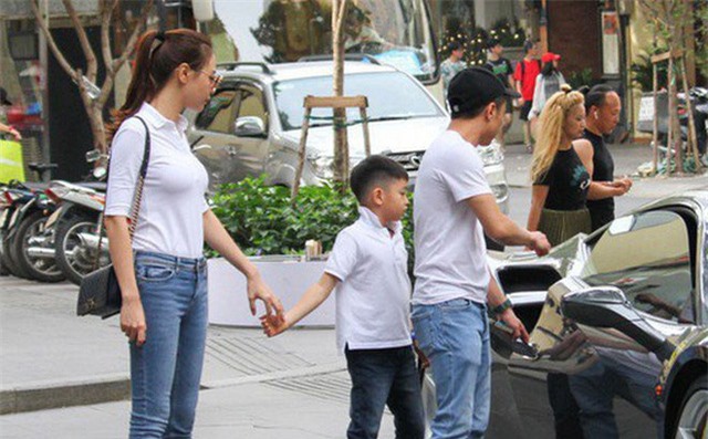 Chân dung những bà mẹ kế 'vàng mười' của showbiz Việt