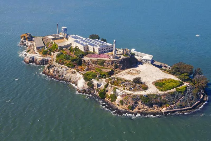 1. Nhà tù Alcatraz (Mỹ).