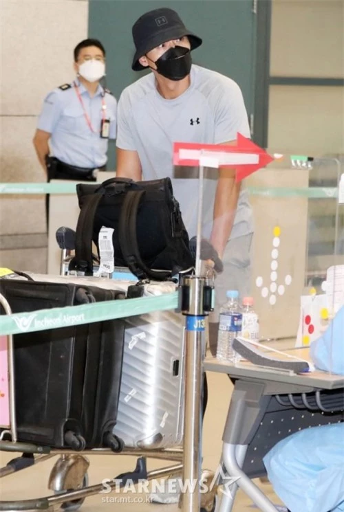 Hyun Bin từ Jordan trở về hồi tháng 9.