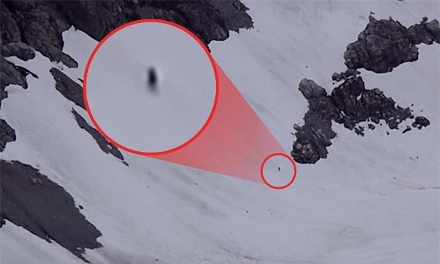 Hiện tượng bí ẩn Quái vật Bigfoot xuất hiện ở vùng núi tuyết Canada.