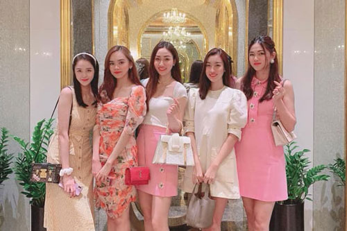 Các nàng Hậu hội ngộ, nhan sắc của 'gái hai con' Hoàng Anh gây chú ý