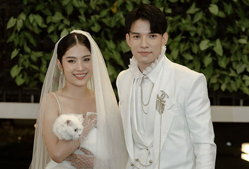 Nam Anh công khai bạn trai mới