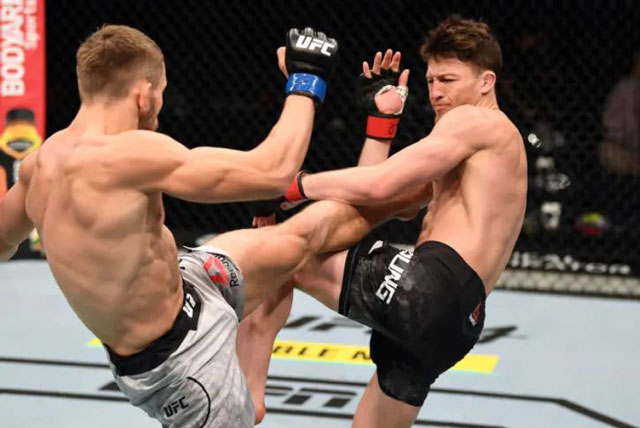 Chiêm ngưỡng loạt ra đòn đáng sợ khiến võ sĩ UFC gục ngã chỉ sau 1 phút 16 giây thi đấu