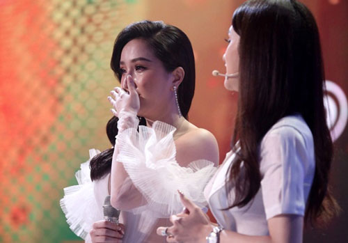 Hoa hậu chuyển giới Hương Giang thú nhận quá khứ ghen với Bảo Thy