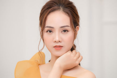 Bạn gái kém 15 tuổi của NSND Công Lý ngày càng xinh đẹp và trẻ trung sau 6 năm hẹn hò