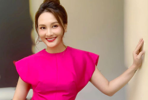 Bà bầu Bảo Thanh diễn tươi tắn dù thường xuyên cảm thấy "sập nguồn"
