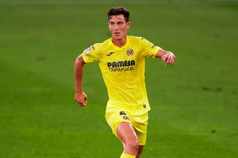Trung vệ: Pau Torres (Villarreal).