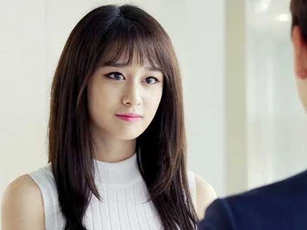 Vừa về ra mắt, bố chồng tương lai đã bảo tôi đi nấu cơm, song vừa mở tủ lạnh cảnh tượng trước mắt khiến tôi tá hỏa