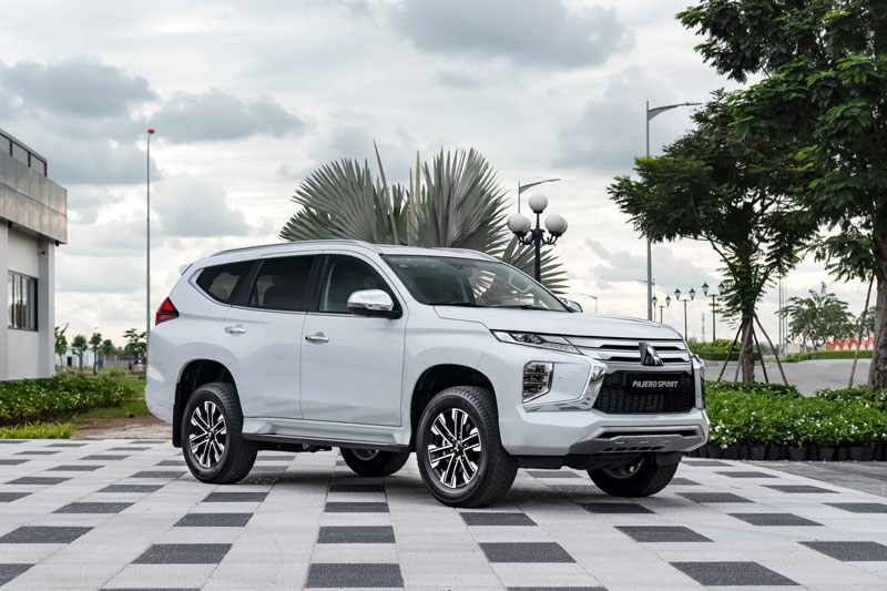 Mitsubishi Pajero Sport 2020 ra mắt tại Việt Nam, giá 1,110 tỷ, cạnh tranh với Toyota Fortuner, Hyundai Santa Fe