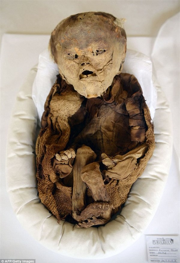 Xác ướp nguyên vẹn hơn 1.000 năm tuổi của em bé được phát hiện tại Peru