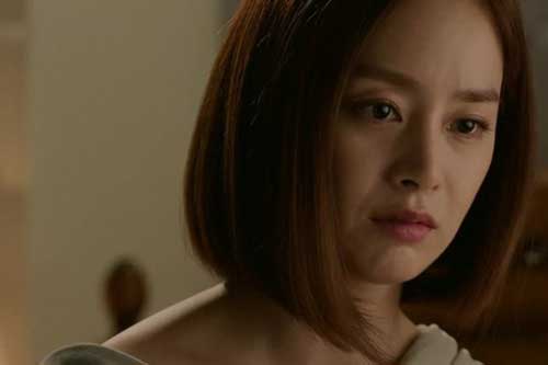 Vừa đi làm về đã thấy mẹ chồng đánh mạnh vào mông con gái mình, tôi nổi trận lôi đình thì bị chị dâu mắng đến mức không ngẩng đầu lên được