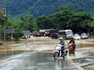 Ảnh hưởng không khí lạnh, vùng núi Bắc Bộ mưa rào và dông rải rác