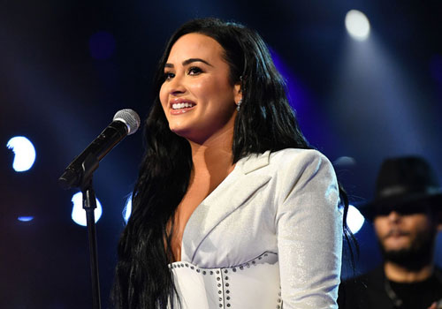 Demi Lovato nhẹ nhõm hậu hủy hôn