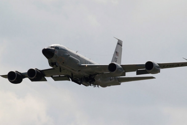 Máy bay trinh sát Mỹ cải trang máy bay dân dụng áp sát không phận Nga