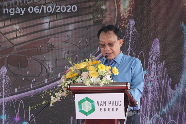 Ông Lê Văn Minh, Tổng Giám đốc Tập đoàn Vạn Phúc, phát biểu tại buổi lễ khởi công ngày 6/10