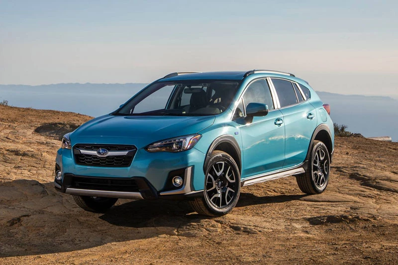 1. Subaru Crosstrek Hybrid 2020 (điểm an toàn: 10/10, giá khởi điểm: 35.145 USD).