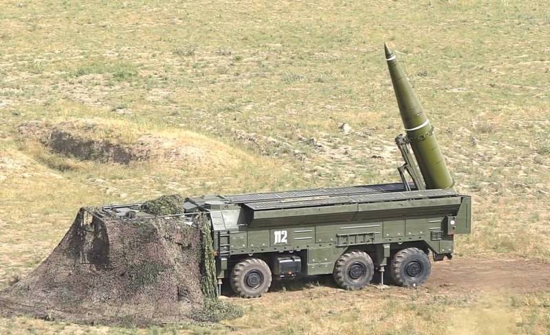 Quân đội Armenia có một lượng nhỏ tên lửa đạn đạo chiến thuật Iskander-E mua từ Nga. Ảnh: Topwar.