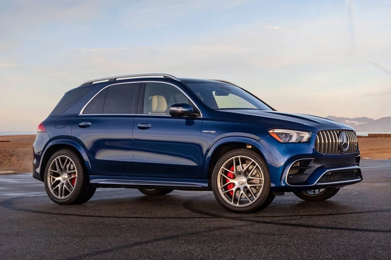 2. Mercedes-Benz GLE 2020 (giá khởi điểm: 56.700 USD, điểm tổng thể: 8,7/10).