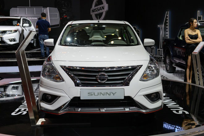 Nissan Sunny giảm giá kỷ lục tại Việt Nam