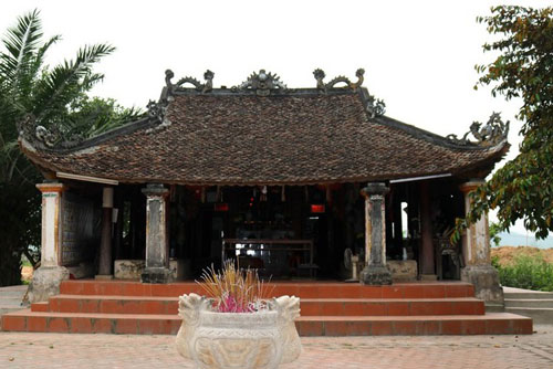 Bức tượng “Đầu người đội Phật” gần 1000 năm tuổi ở chùa Bà Bụt