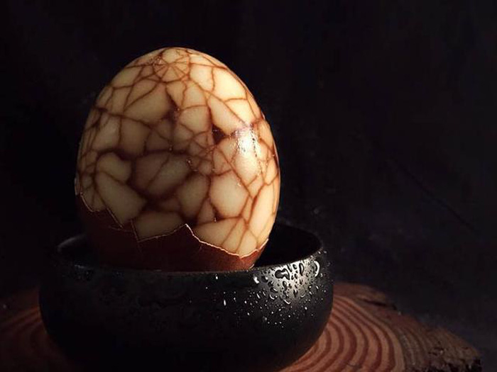 Thả chè khô vào nồi trứng luộc không ngờ được món tuyệt ngon