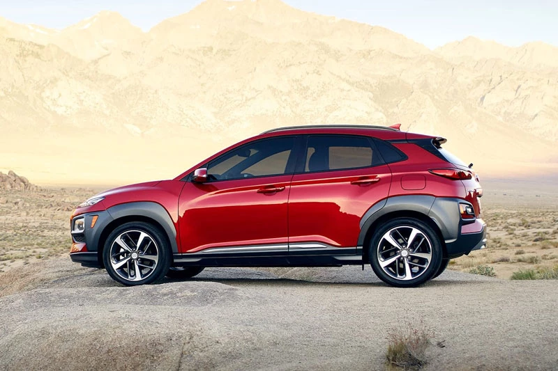 =6. Hyundai Kona 2020 (điểm an toàn: 9,8/10, giá khởi điểm: 20.300 USD).