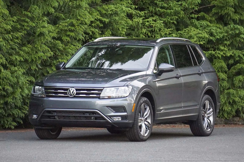 =6. Volkswagen Tiguan 2020 (điểm an toàn: 9,8/10, giá khởi điểm: 24.945 USD).