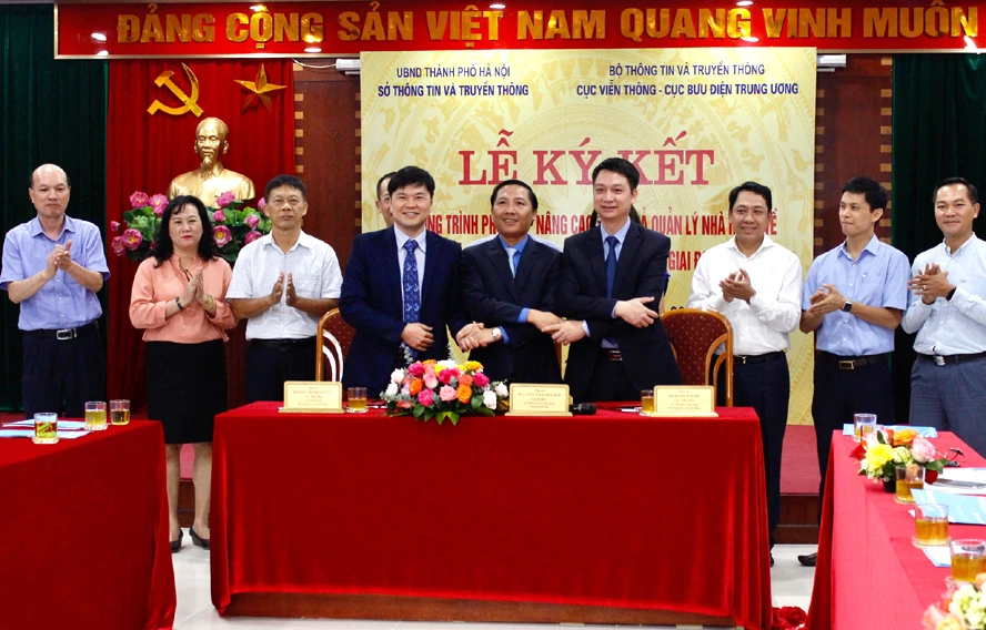 Tại sự kiện này, lãnh đạo Sở TT&TT Hà Nội, Cục Viễn thông và Cục Bưu điện Trung ương đã thống nhất các nội dung và ký kết chương trình phối hợp cho giai đoạn 2020 - 2025. 