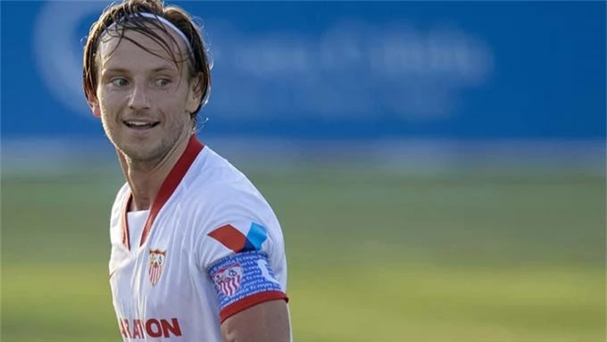 Rakitic mới trở về khoác áo Sevilla