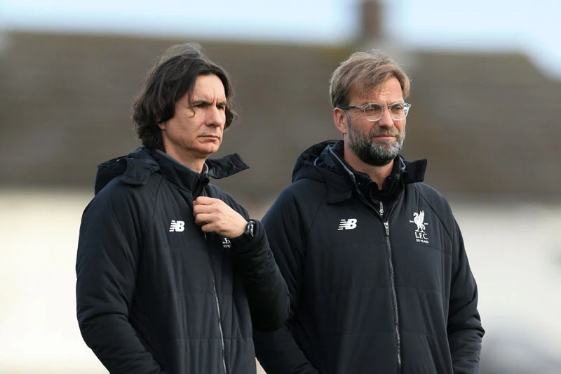 Zeljko Buvac và Klopp (phải).