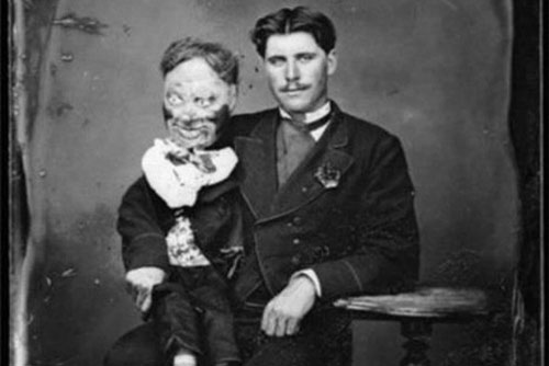 Những bức ảnh trong quá khứ nhìn càng lâu càng thấy rùng rợn nhưng lại ẩn chứa một bí mật đặc biệt