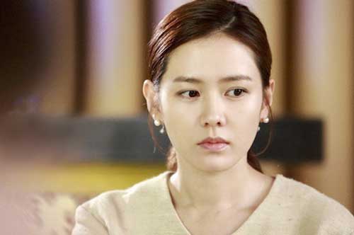 Vừa hay tin con trai tôi trượt đại học, mẹ chồng đã tức tốc từ quê gọi điện lên nói một câu phũ phàng khiến tôi ức muốn khóc