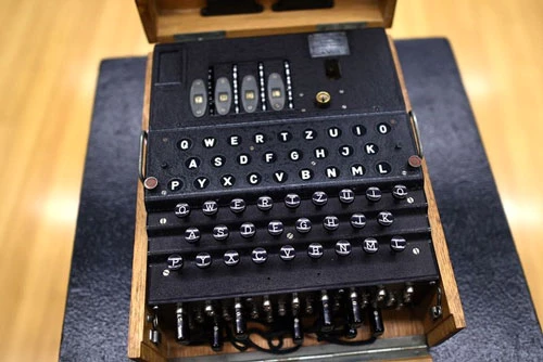 Một cỗ máy mật mã được Đức Quốc xã sử dụng để tạo mã liên lạc quân sự