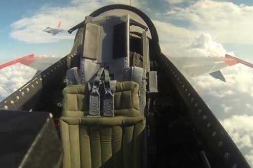 Khả năng tấn công đáng sợ của F-16 không người lái