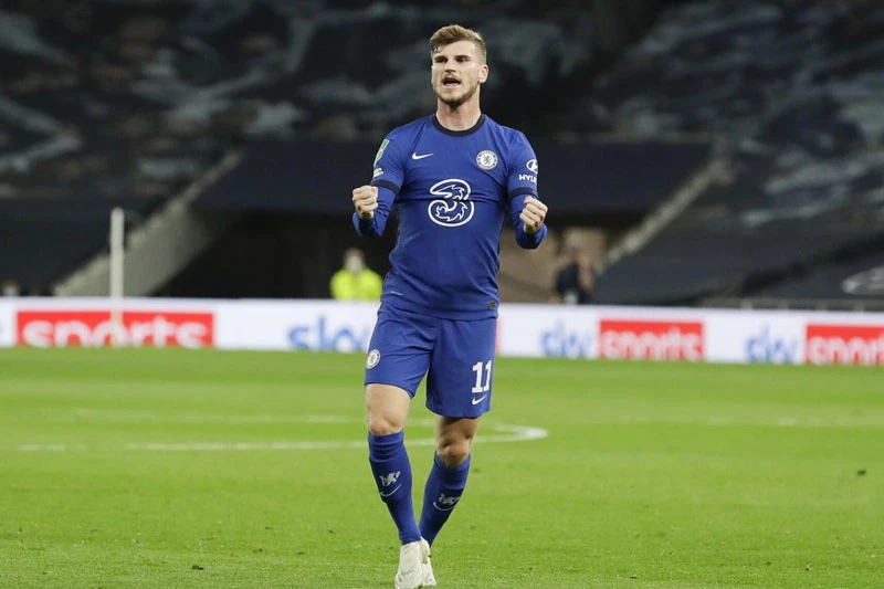 Tiền đạo: Timo Werner (RB Leipzig tới Chelsea, 48 triệu bảng).