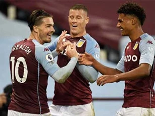 Aston Villa, "rũ bùn" đứng dậy chói sáng