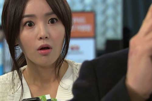 Về nhà chẳng thấy con đâu, em chồng thì đang nghịch điện thoại, tôi gào lên cho tới khi đứng tim với tiếng hét trong phòng ngủ