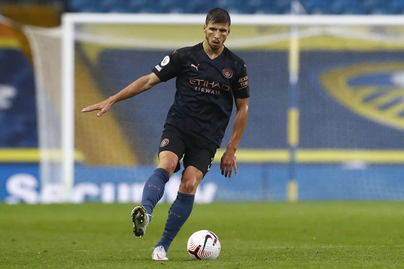 Trung vệ: Ruben Dias (Benfica qua Man City, 64,5 triệu bảng).