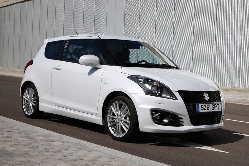 Suzuki Swift cho Hyundai Grand i10 'hít khói' về doanh số