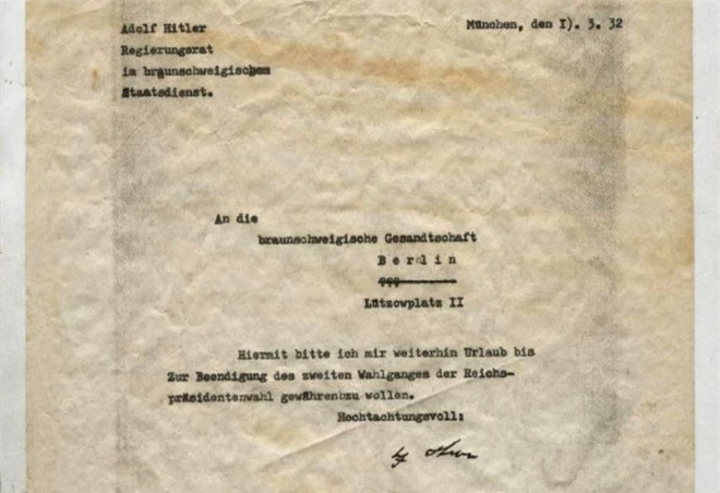 Kỳ lạ bức thư đầy lỗi đánh máy của trùm phát xít Hitler được định giá 7.900 USD! - Ảnh 1.