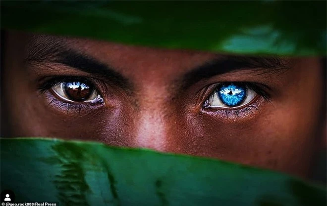 Bộ tộc kỳ bí ở Indonesia với đôi mắt xanh biếc như màu trời, nguyên nhân là do hội chứng lạ mà người ở đây mắc phải - Ảnh 3.