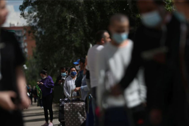 Đại dịch COVID-19 khiến hàng trăm triệu người rơi vào cảnh nghèo đói cùng cực