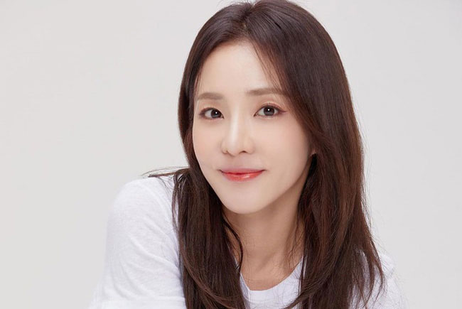 Sandara Park (2NE1) tiết lộ từng bị cấm hẹn hò trong 5 năm