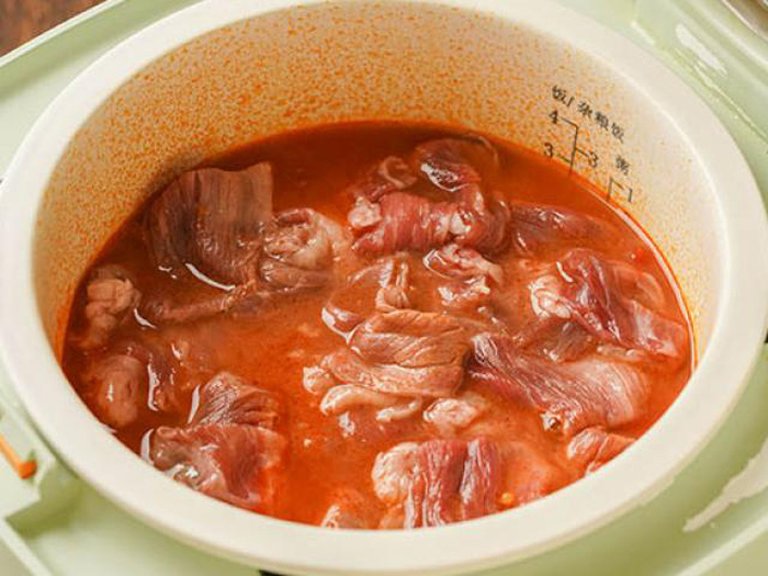 Cách làm ba chỉ bò nấu rau củ hầm, cả nhà ăn bay mâm cơm