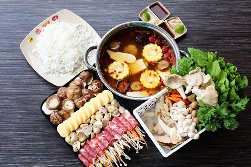 Ăn lẩu mùa này tuyệt ngon nhưng có 4 điều kiêng kỵ mà ai cũng phải biết