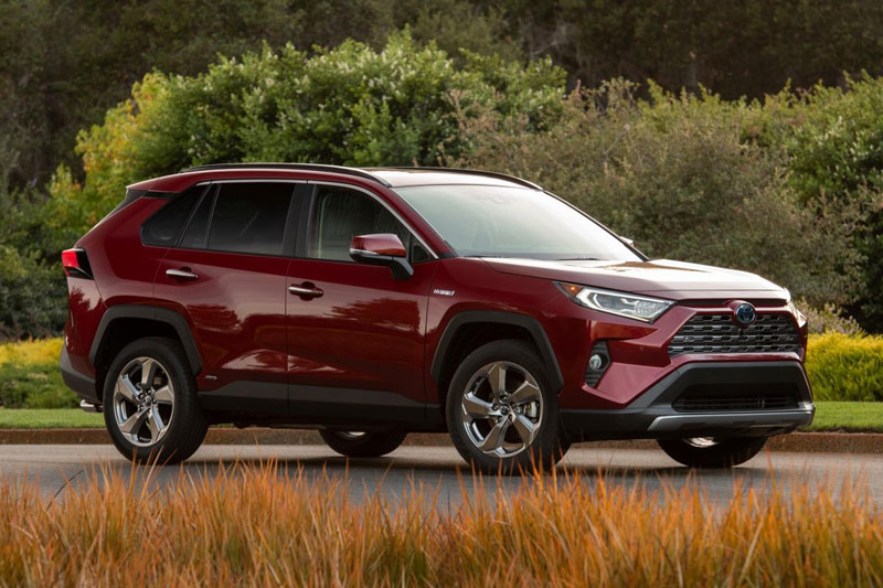 SUV ăn khách nhất của Toyota chốt giá hơn 600 triệu